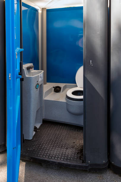 Portable Toilet Options We Offer in Holly Hill, FL